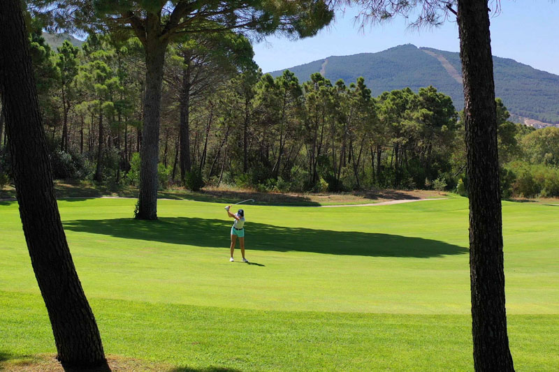 Pole golfowe w Tabarce